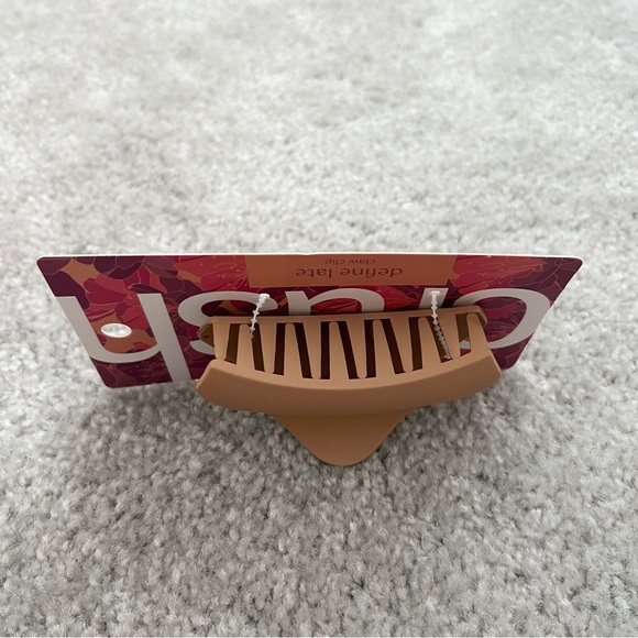 NEW Large Claw Hair Clip - Picture 5 of 6